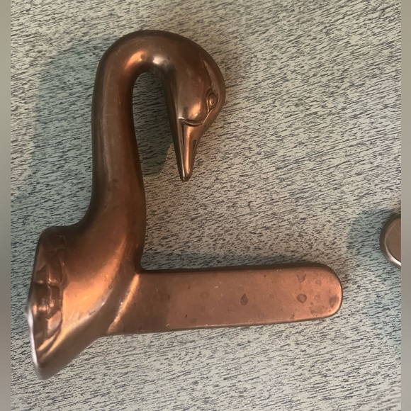 Gorgeous vintage brass swan head rack ends - Picture 5 of 8